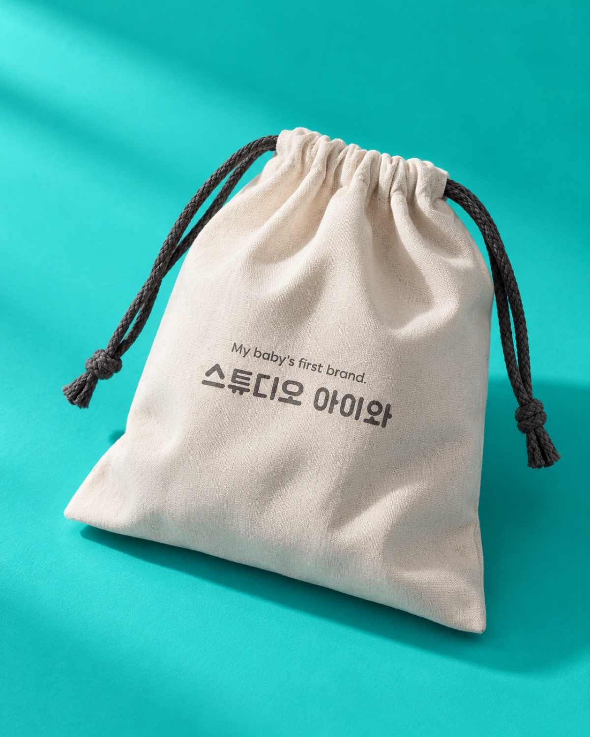 스튜디오 아이와 파우치